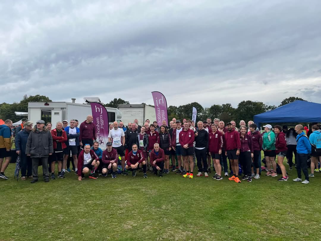 A large group photo of runners 