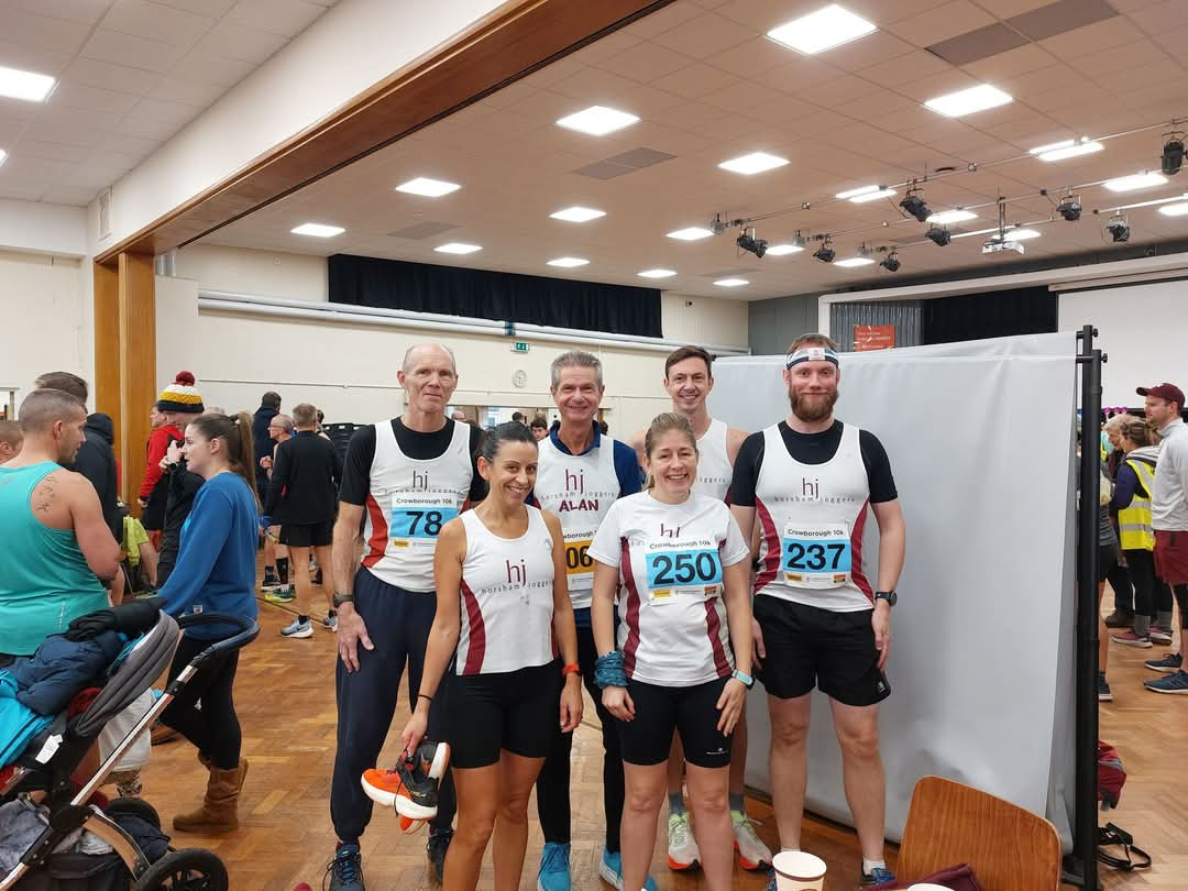 Six Horsham Joggers in their running kit